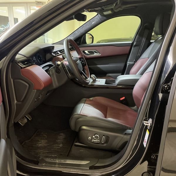 Used 2026 Land Rover Range Rover Velar Autobiography image 2