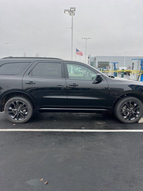 Used 2024 Dodge Durango SXT w/ SXT Blacktop Group image 4