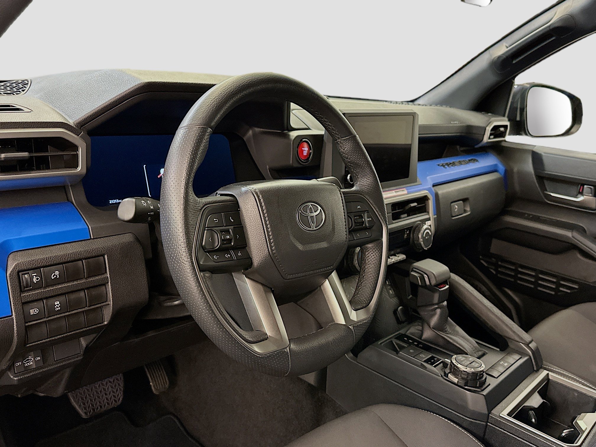 Used 2025 Toyota Tacoma TRD Off-Road image 18