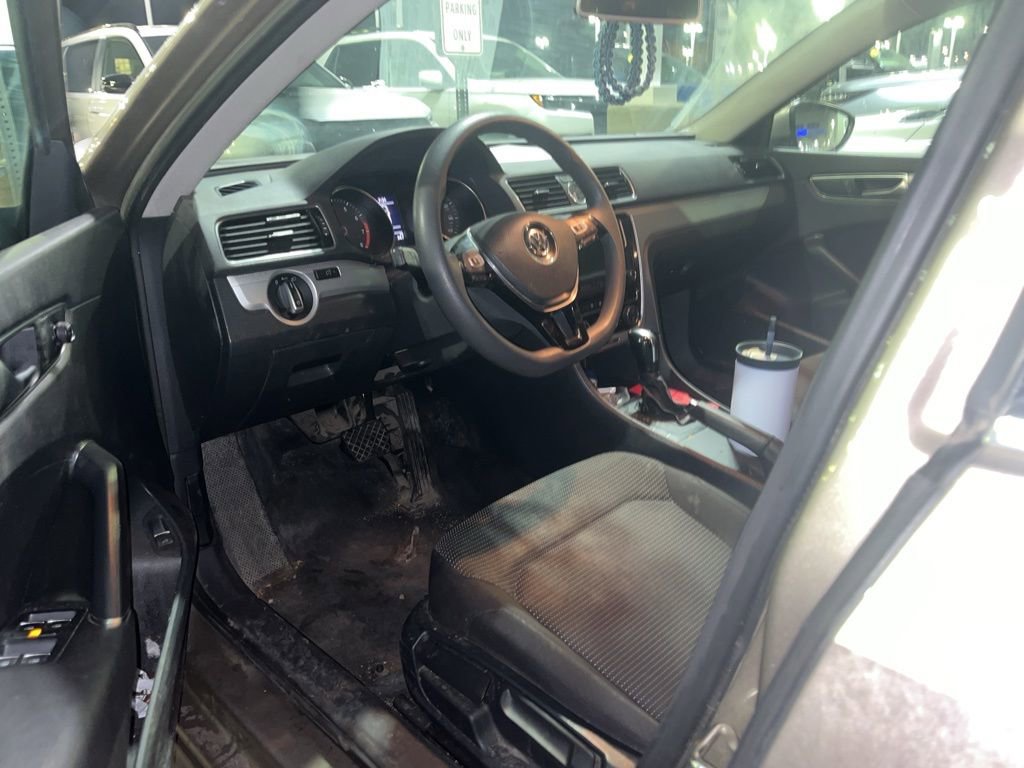 Used 2016 Volkswagen Passat 1.8T S image 11