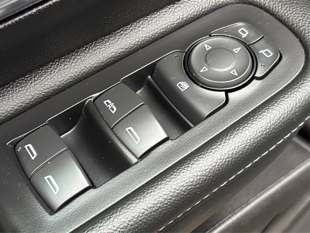 Used 2024 GMC Terrain SLE AWD/4WD image 33