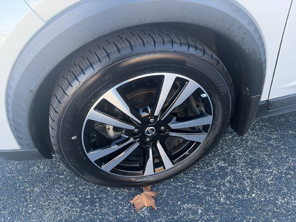 Used 2020 Nissan Kicks SV FWD image 32