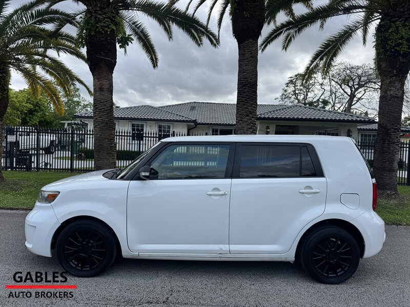 Used 2009 Scion xB FWD image 7