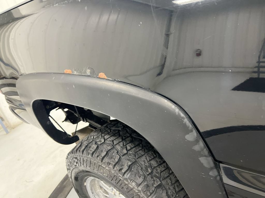 Used 2004 Chevrolet Silverado 2500 LT w/ Skid Plate Package AWD/4WD image 30