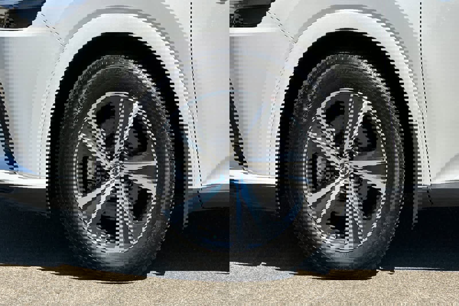 Used 2024 Lexus RX 350 Premium w/ Accessory Package (Z1) image 31