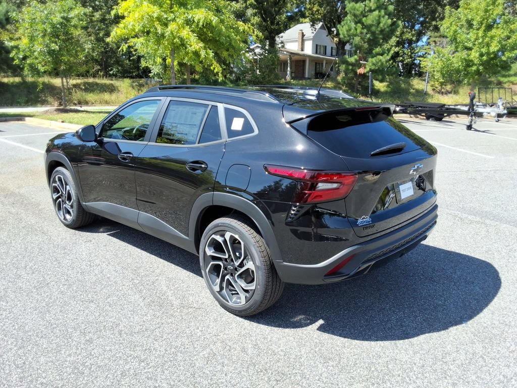 New 2026 Chevrolet Trax RS w/ Sunroof Package FWD image 7