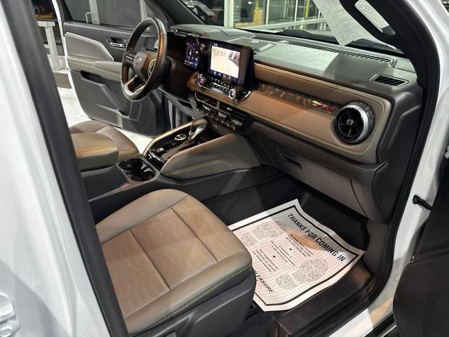 Used 2025 Chevrolet Colorado ZR2 w/ Technology Package AWD/4WD image 41