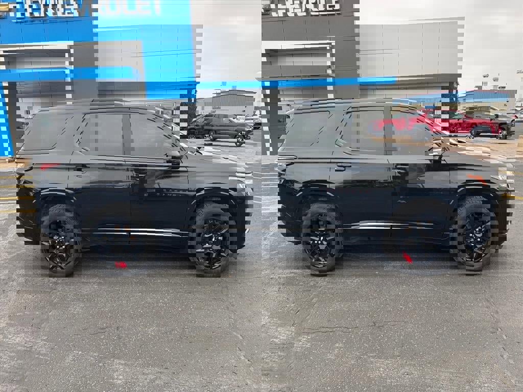 Used 2020 Chevrolet Traverse Premier w/ Redline Edition image 2