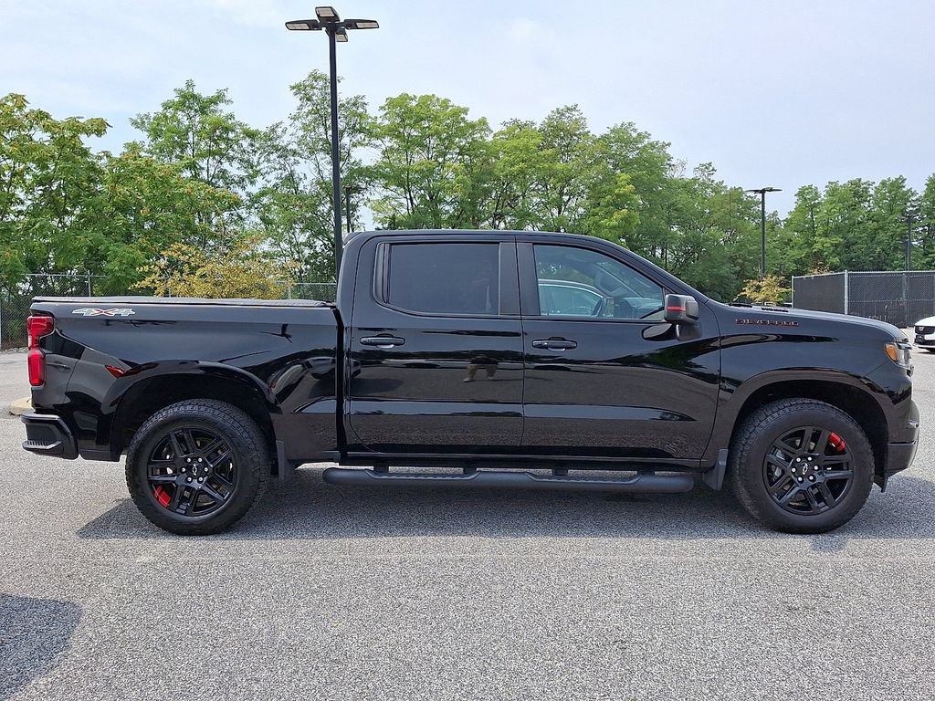 Used 2024 Chevrolet Silverado 1500 RST w/ Redline Edition AWD/4WD image 4