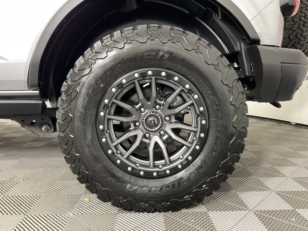 Used 2023 Ford Bronco Badlands image 10