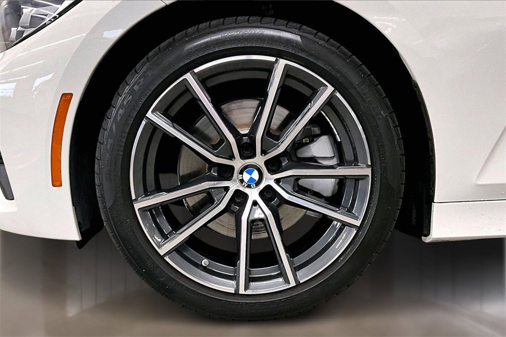Used 2019 BMW 330i Sedan w/ Driving Assistance Package image 32