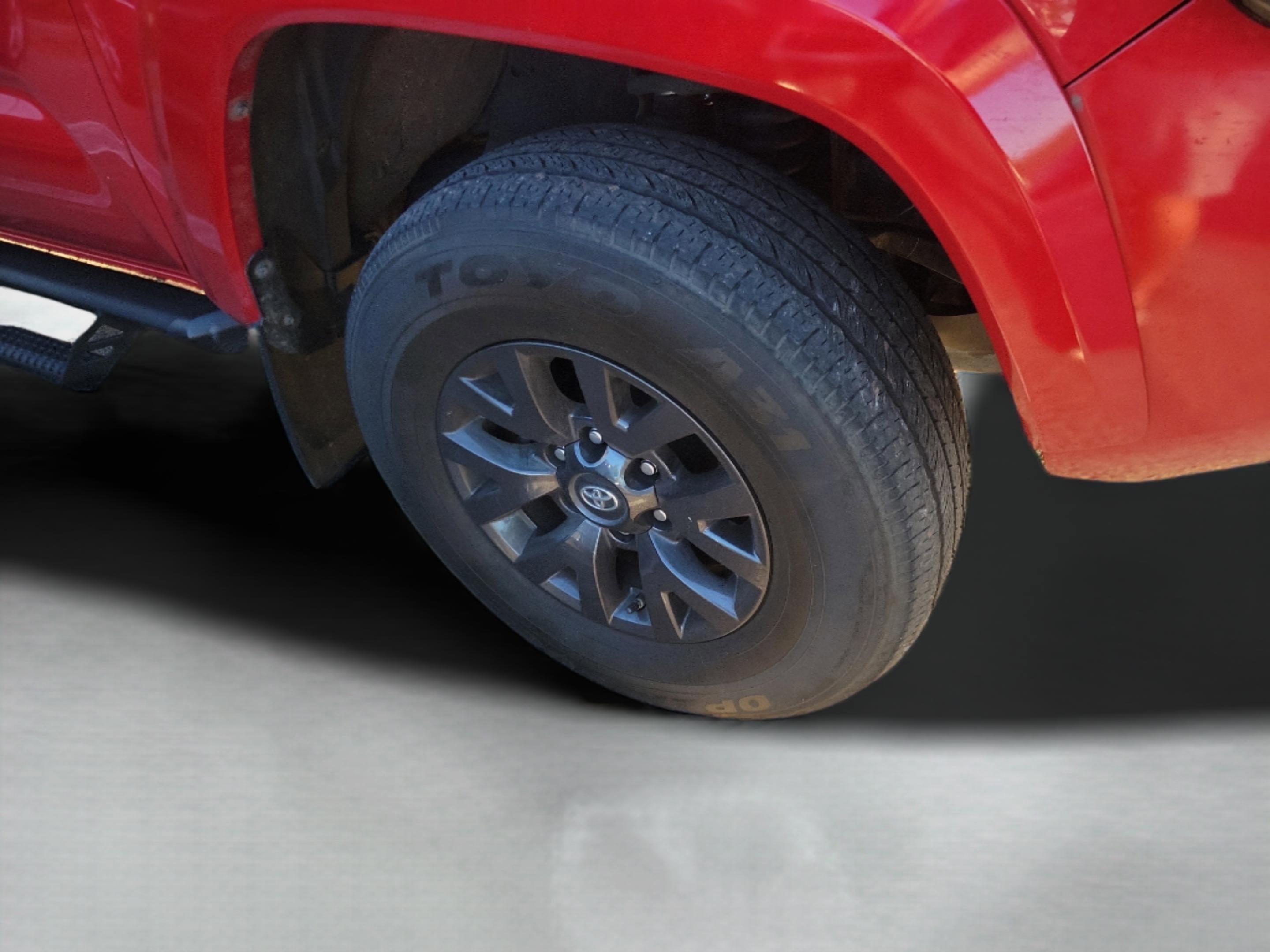 Used 2021 Toyota Tacoma SR5 RWD image 12