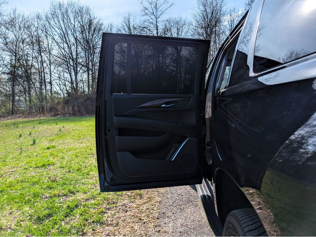 Used 2020 Cadillac Escalade ESV Luxury AWD/4WD image 9