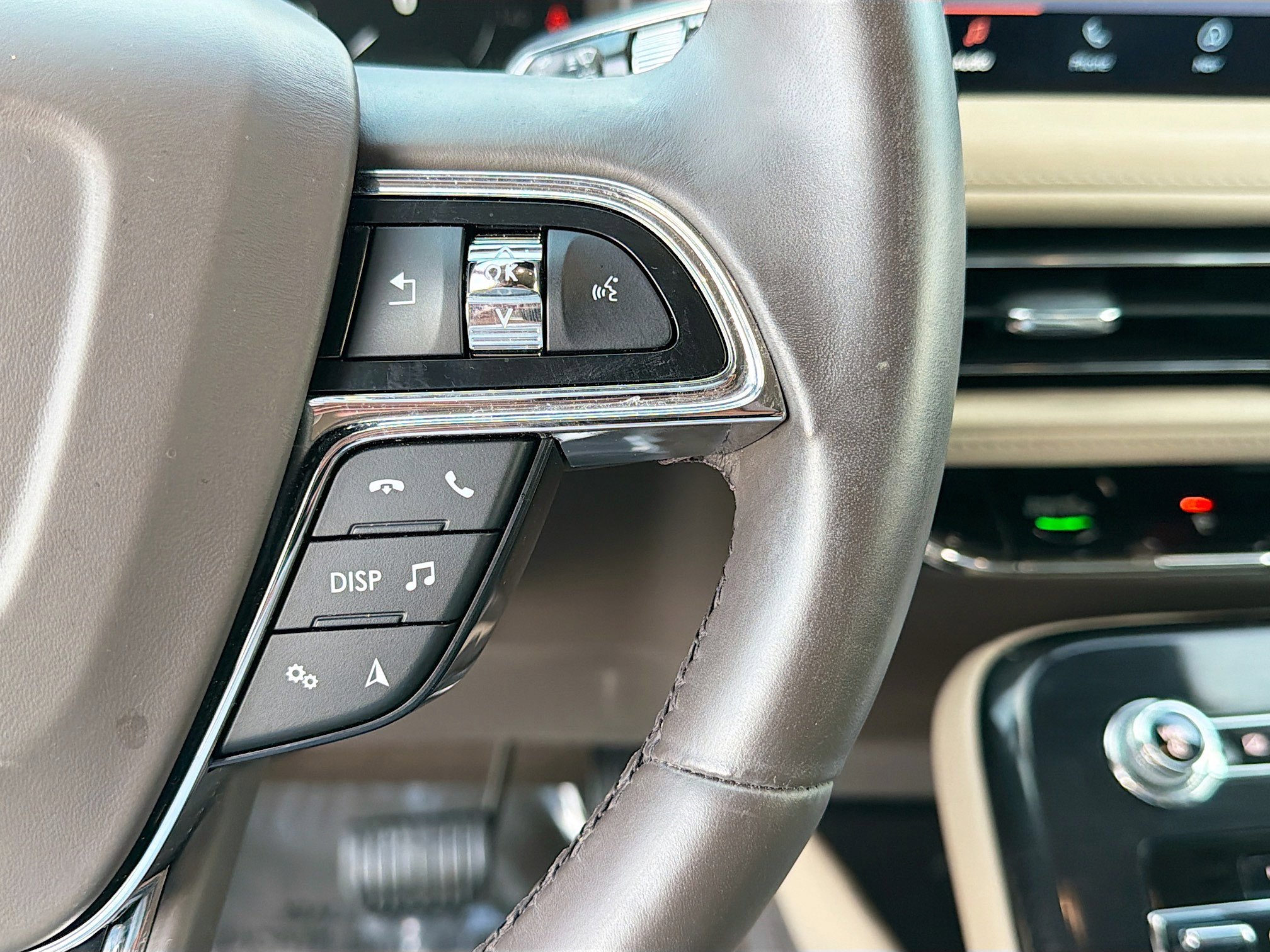 Used 2023 Lincoln Nautilus Reserve image 37