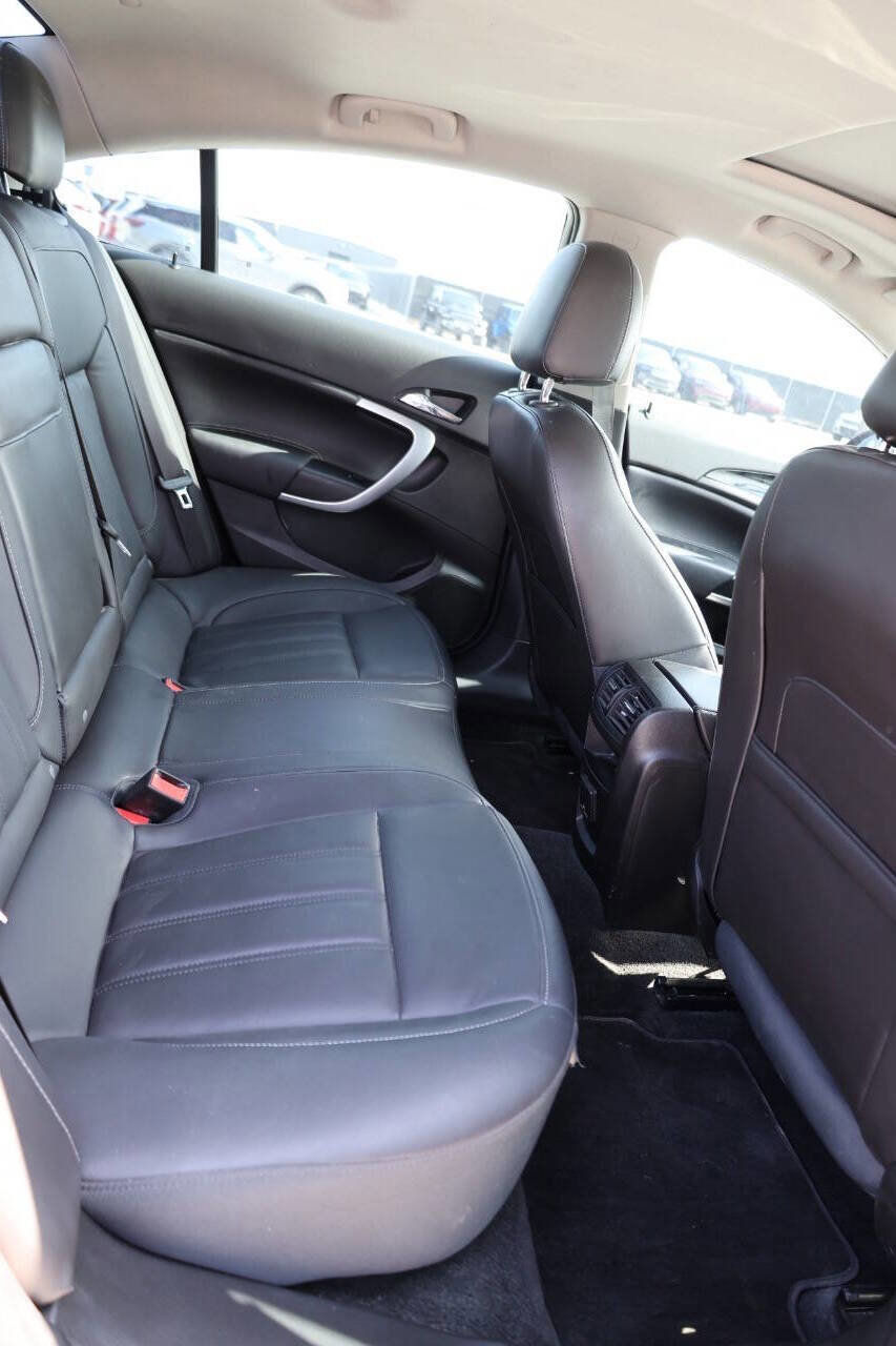 Used 2013 Buick Regal Leather FWD image 16
