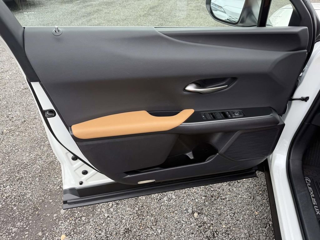 Used 2025 Lexus UX 300h AWD w/ Accessory Package (Z1) image 12