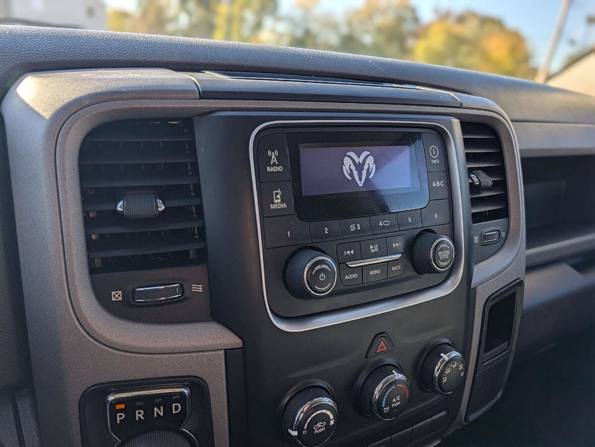 Used 2017 RAM 1500 Tradesman w/ Chrome Appearance Group RWD image 27