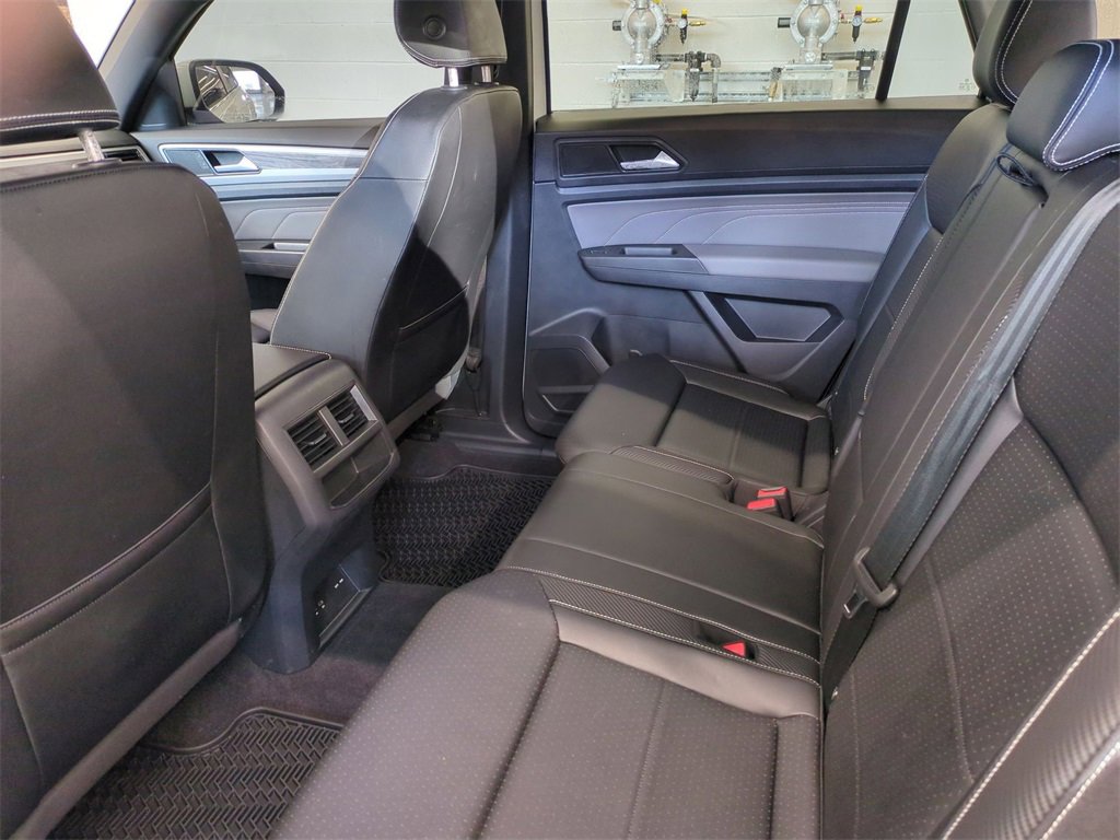 Used 2023 Volkswagen Atlas Cross Sport SE image 30