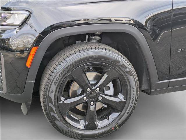 New 2026 Jeep Grand Cherokee Limited w/ Luxury Tech Group II RWD image 10