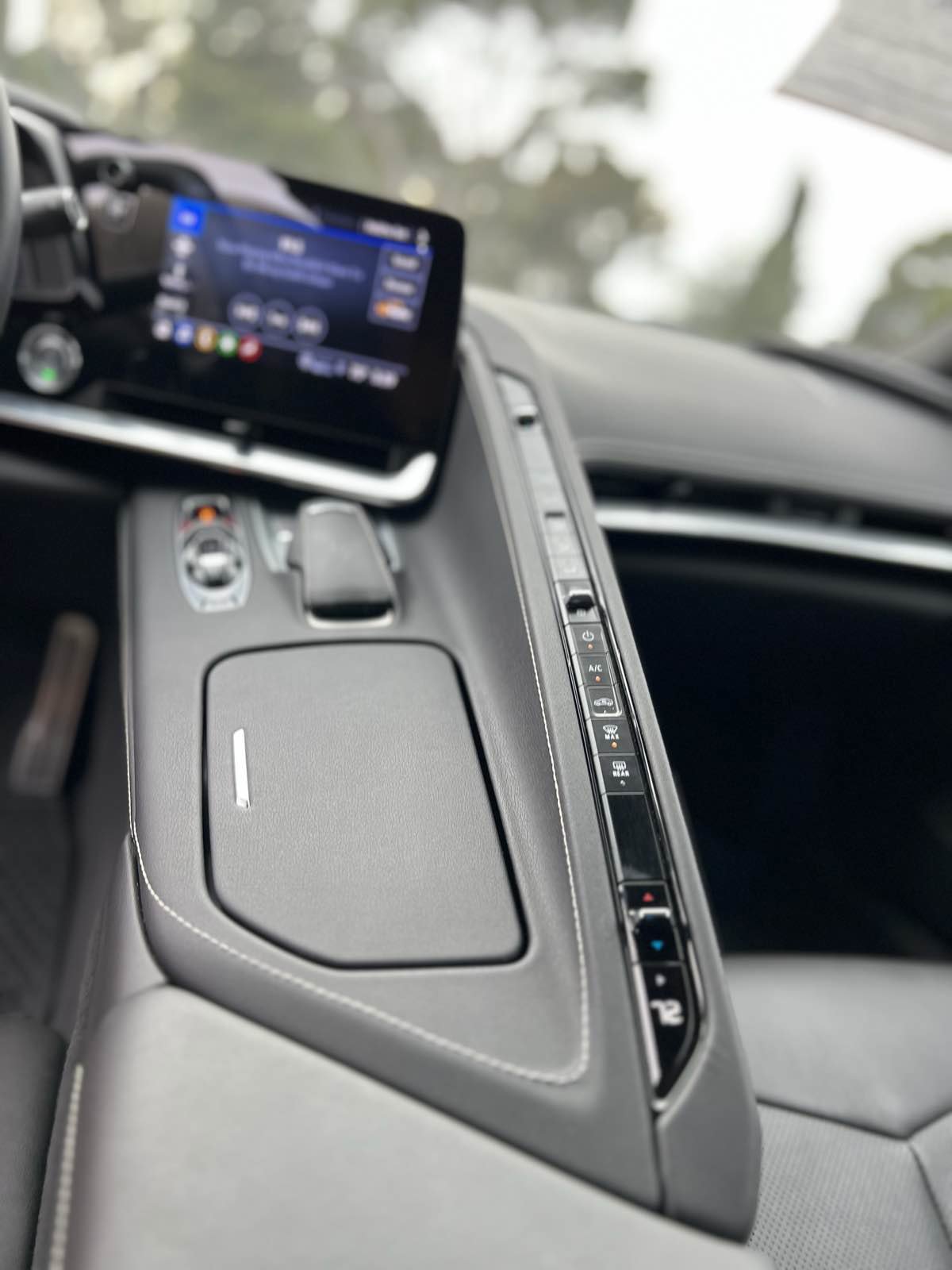 Used 2021 Chevrolet Corvette Stingray Coupe w/ Z51 Performance Package RWD image 11