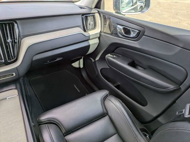 Used 2021 Volvo XC60 T5 Inscription image 18