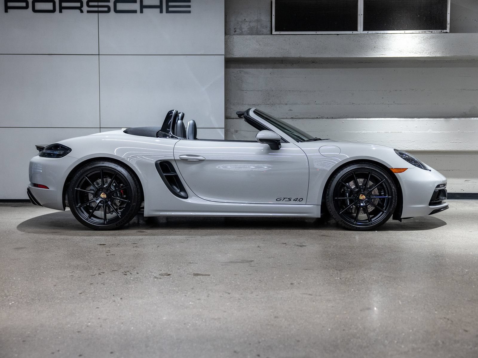 Certified 2025 Porsche 718 Boxster GTS RWD image 9