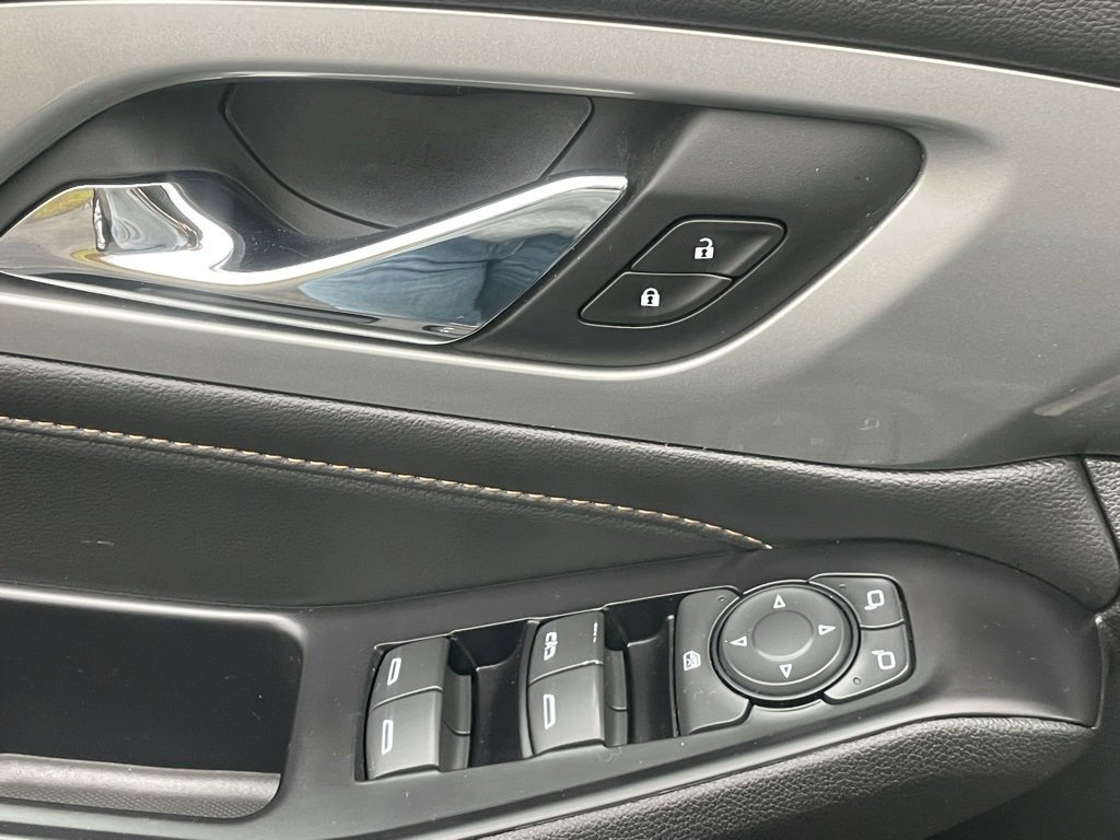 Used 2018 Chevrolet Traverse LT image 31