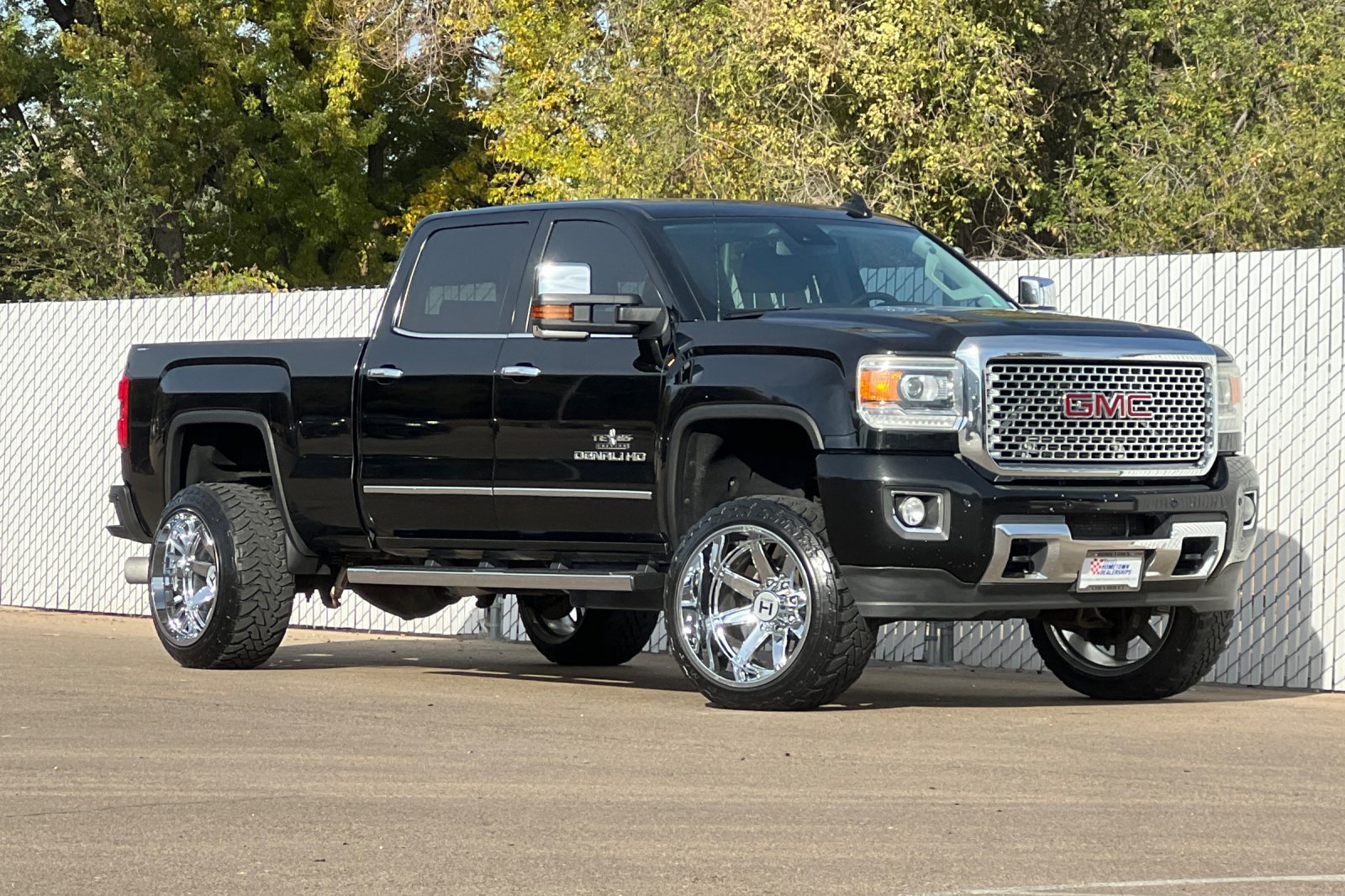 Used 2015 GMC Sierra 3500 Denali w/ Duramax Plus Package AWD/4WD image 2