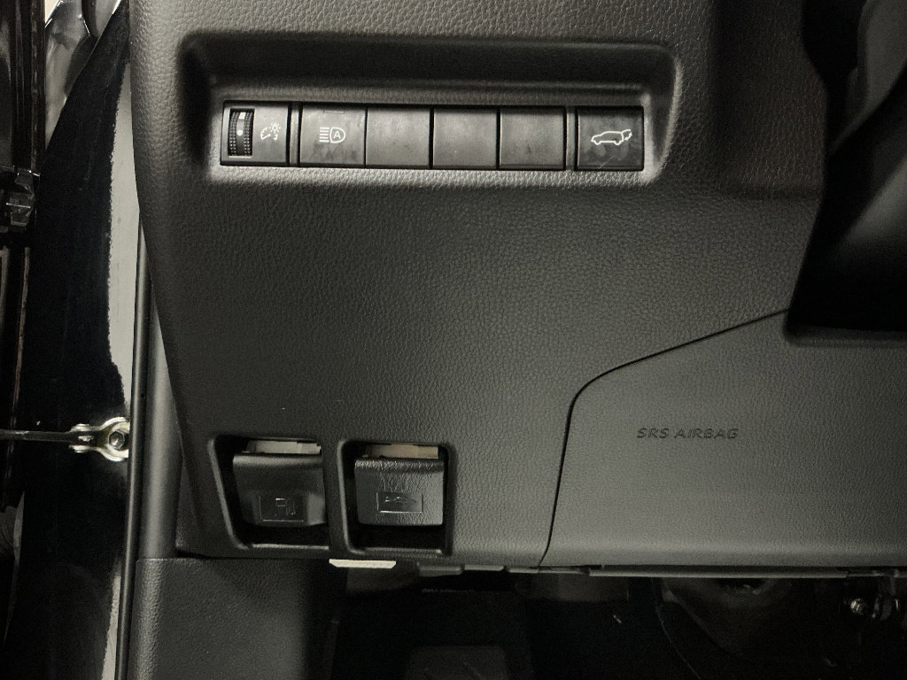 Used 2022 Toyota RAV4 XLE w/ Convenience Package AWD/4WD image 11