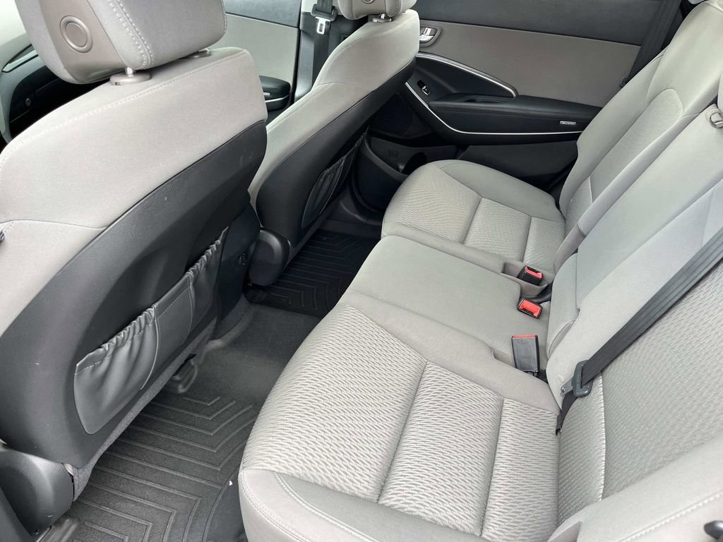 Used 2016 Hyundai Santa Fe SE image 17