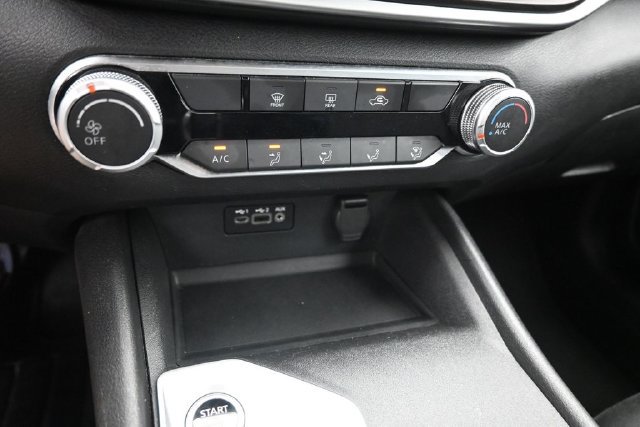 Used 2025 Nissan Altima 2.5 SV FWD image 11