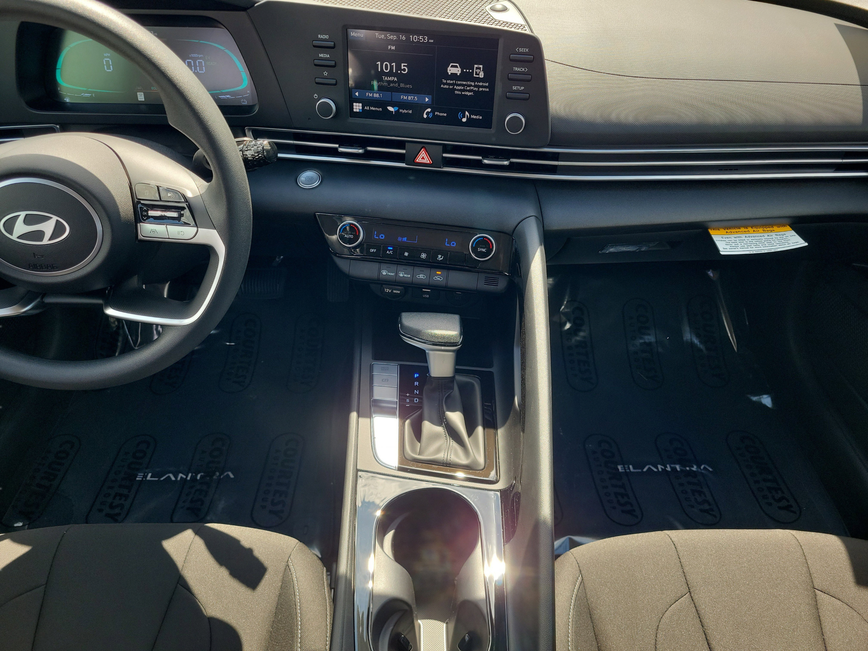 New 2025 Hyundai Elantra Hybrid FWD image 21