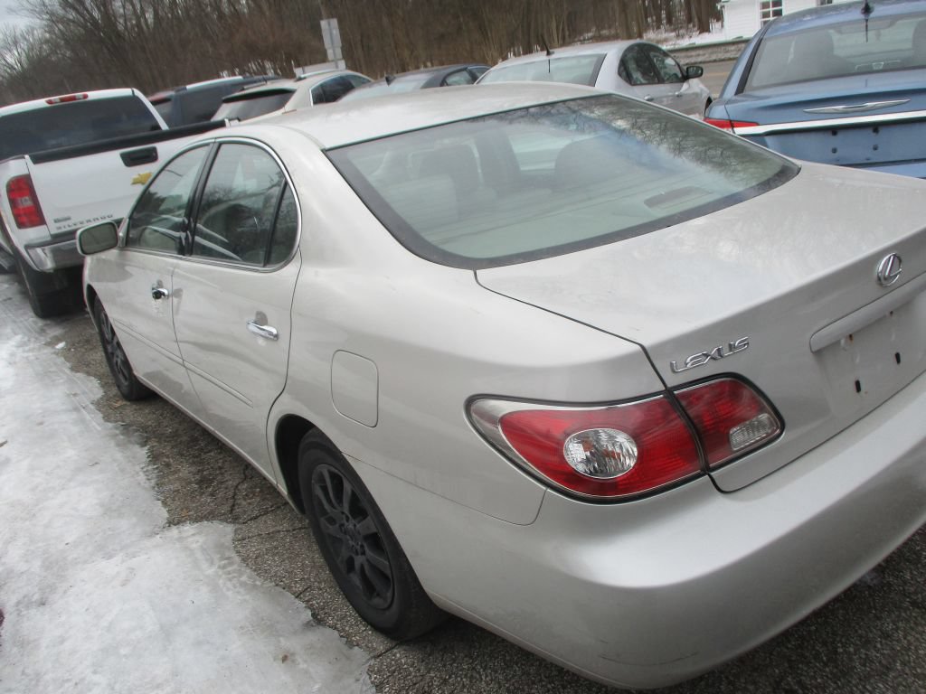 Used 2003 Lexus ES 330 w/ Premium Pkg FWD image 6