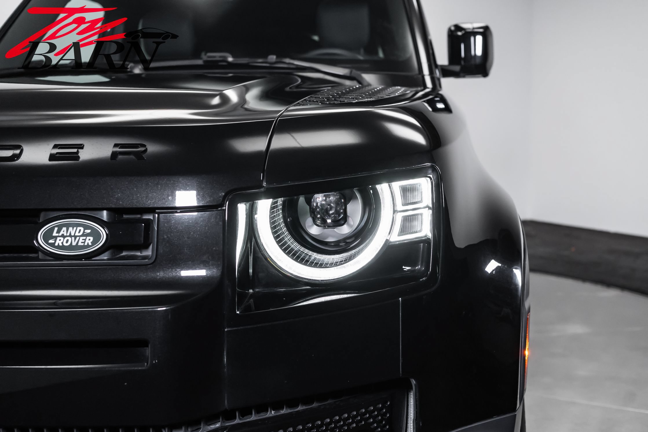 Used 2025 Land Rover Defender 130 S AWD/4WD image 11