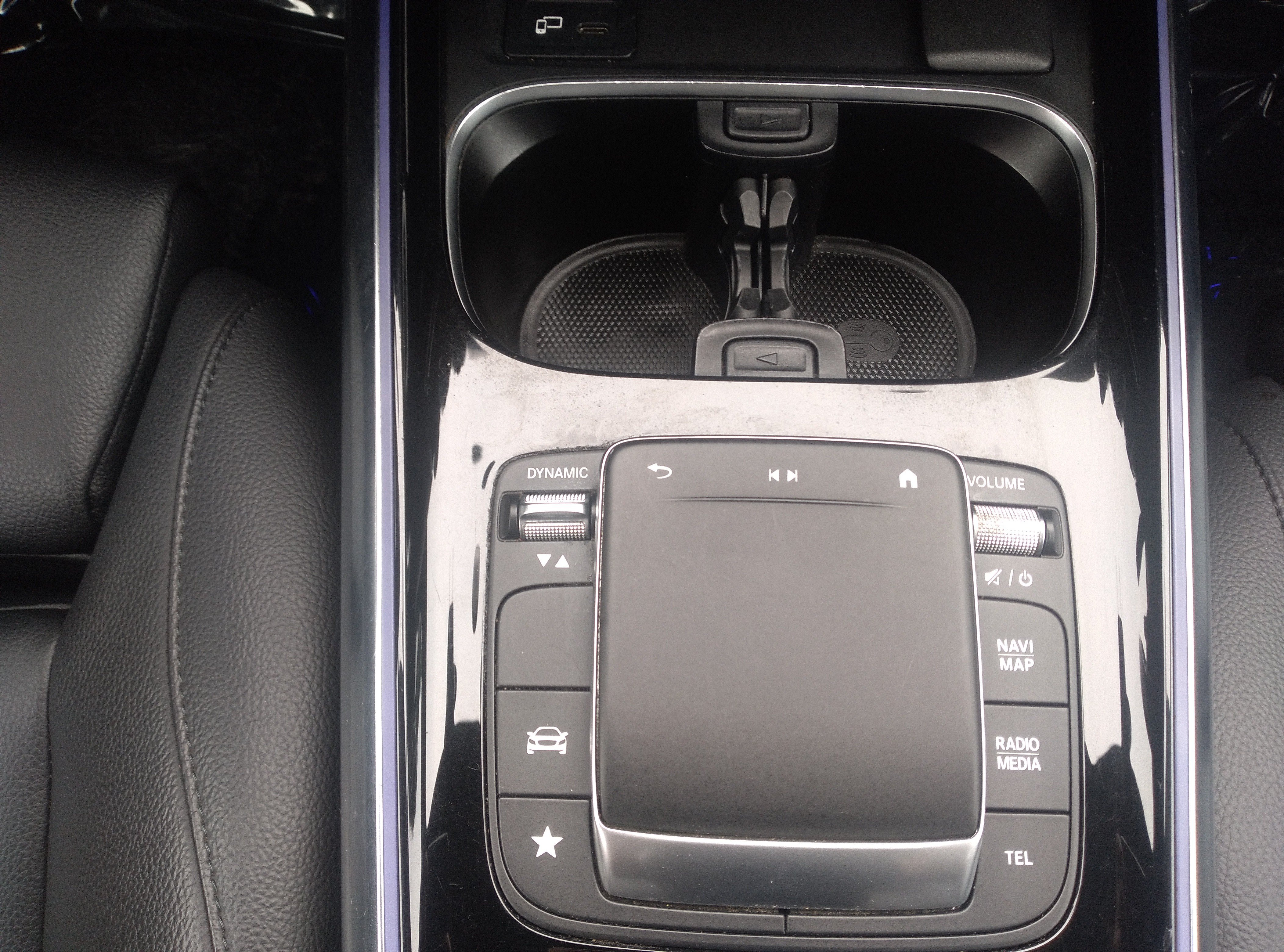 Used 2023 Mercedes-Benz GLA 250 4MATIC w/ Premium Package image 3