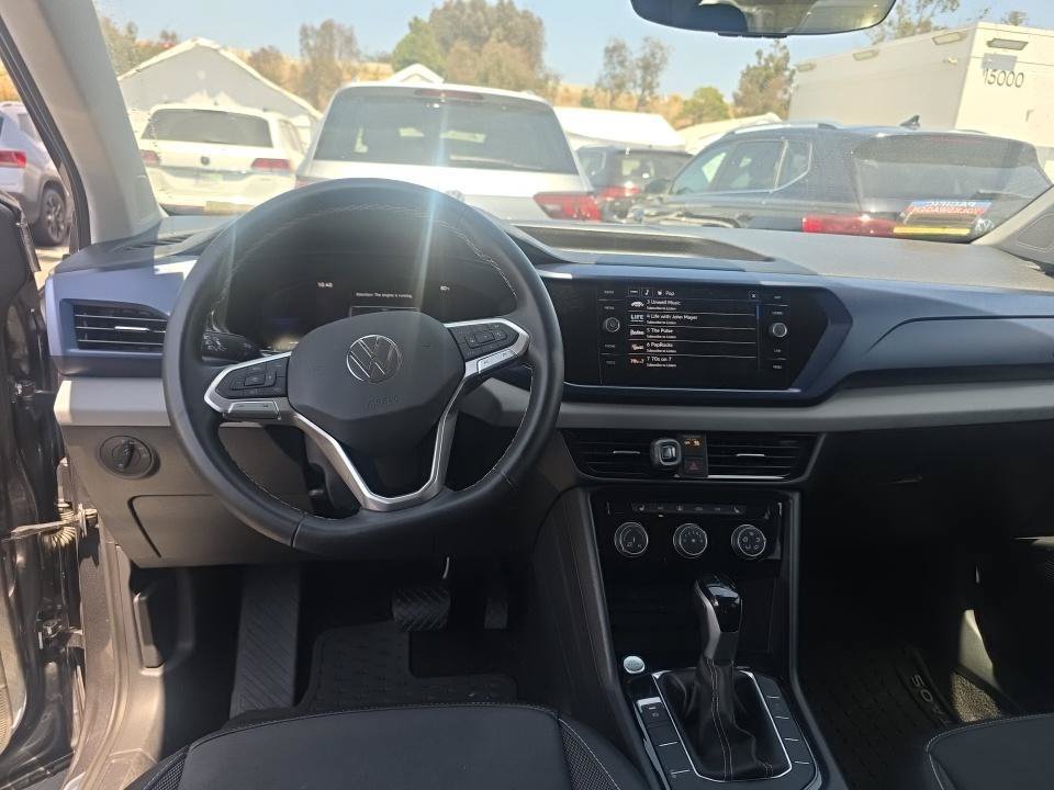 Certified 2023 Volkswagen Taos SE FWD image 10