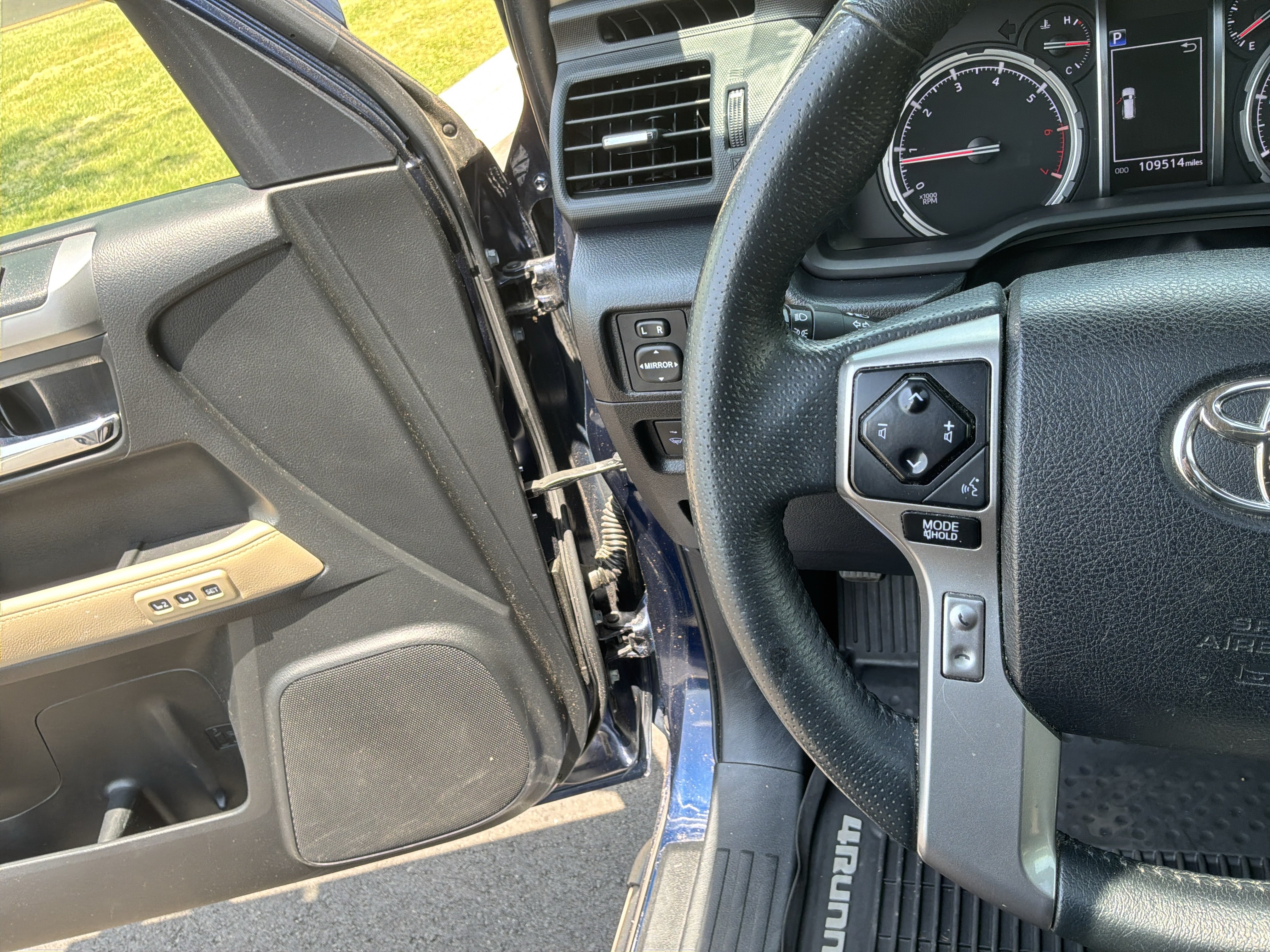 Used 2020 Toyota 4Runner Limited AWD/4WD image 19
