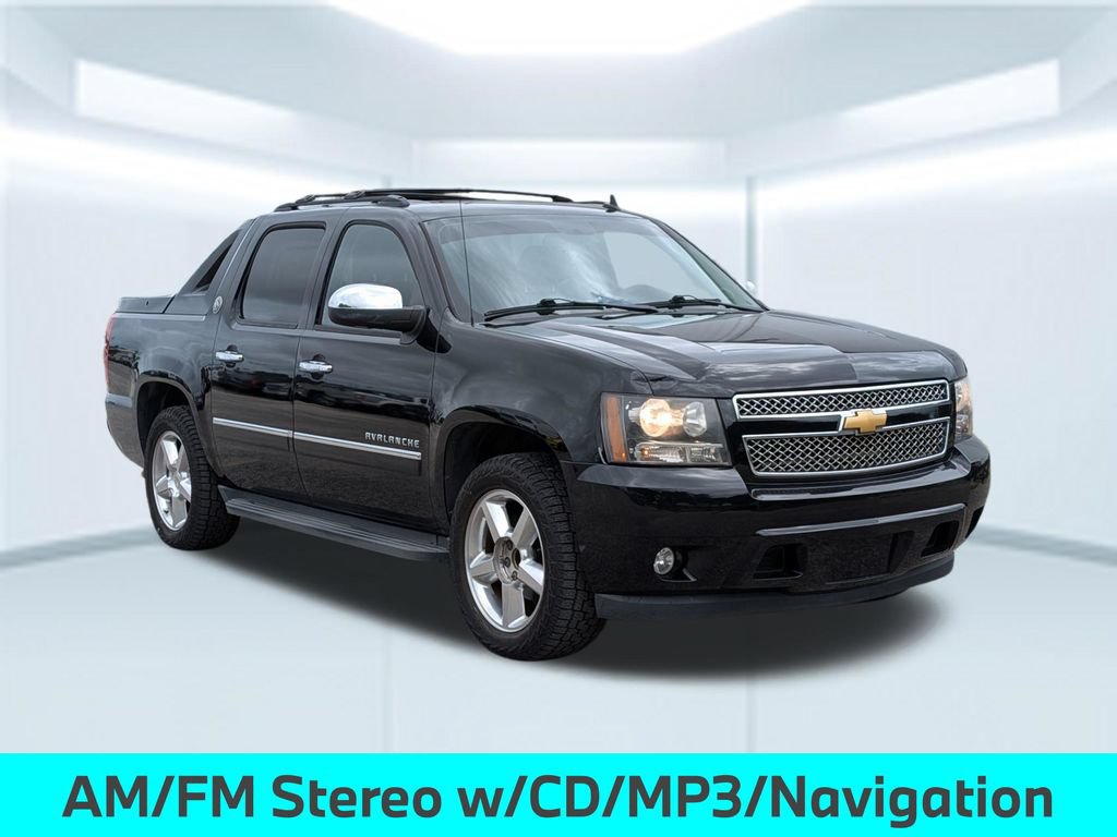 Used 2013 Chevrolet Avalanche LTZ RWD image 9