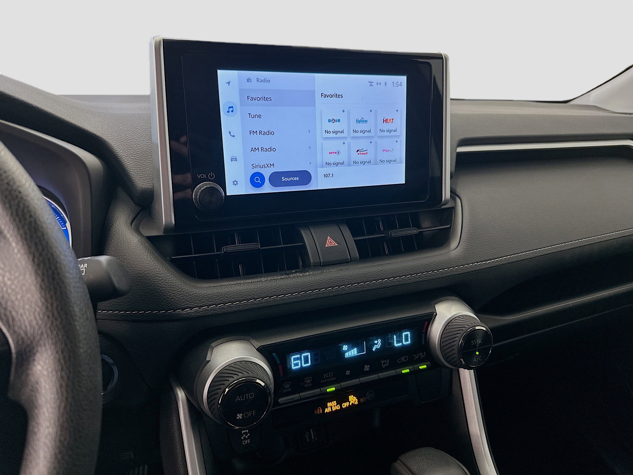 Used 2025 Toyota RAV4 XLE image 26