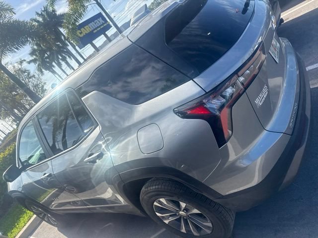 Used 2025 Chevrolet Equinox LT w/ Safety and Technology Package FWD image 8