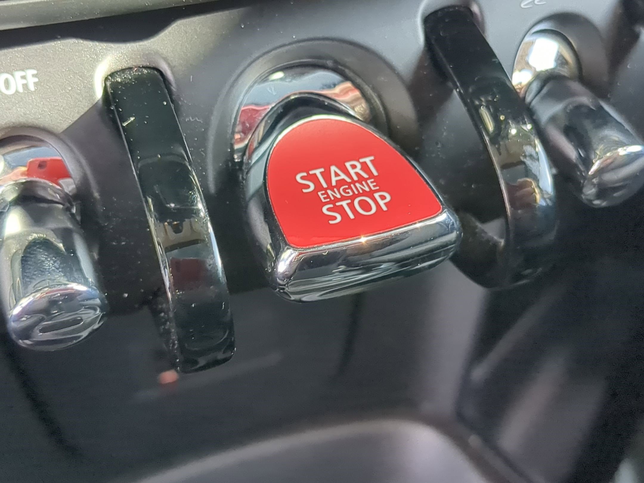 Used 2024 MINI Cooper 4-Door Hardtop image 21