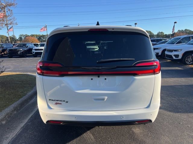 New 2026 Chrysler Pacifica Select w/ S Appearance Package image 23