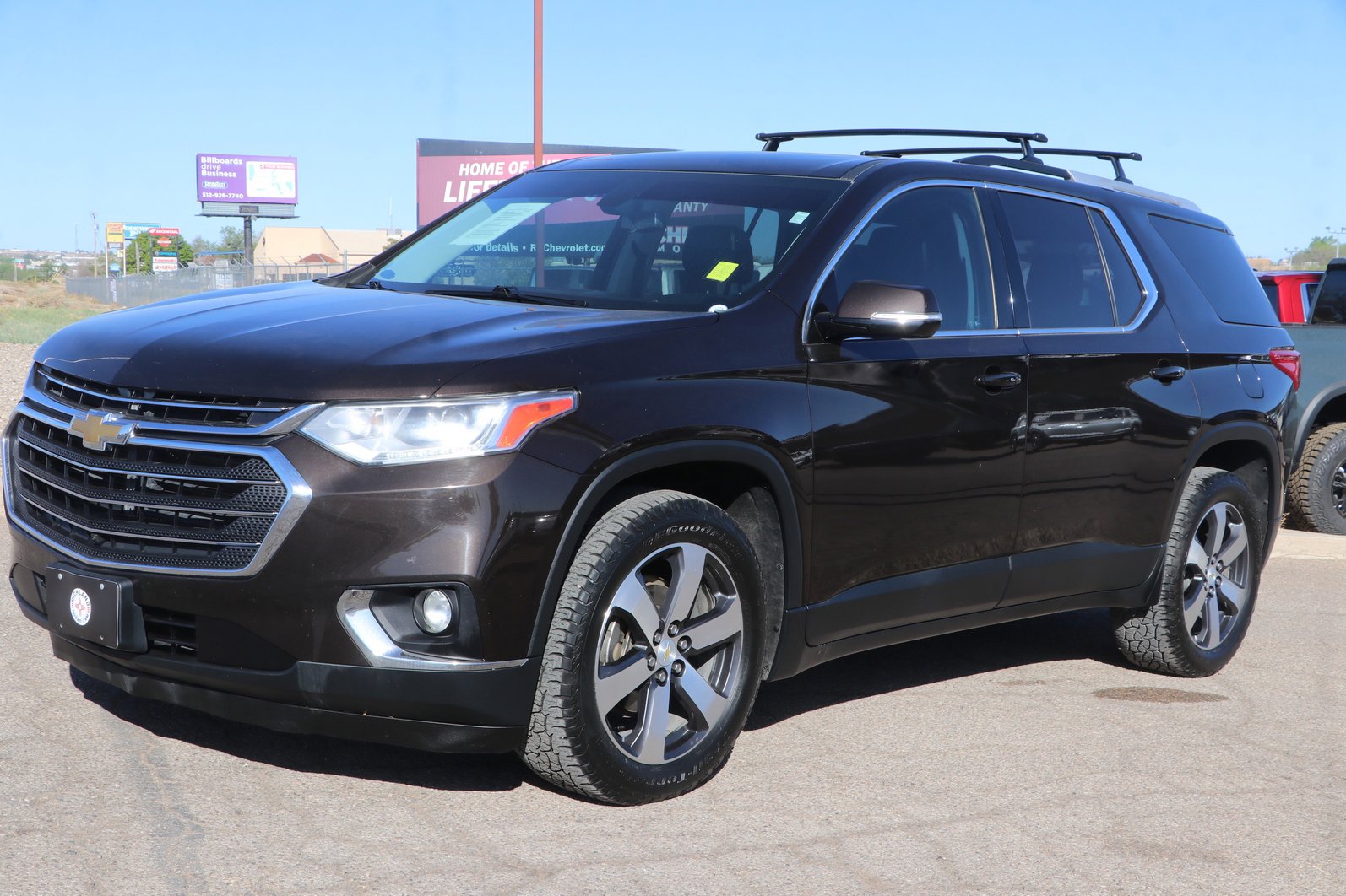 Used 2018 Chevrolet Traverse LT image 3