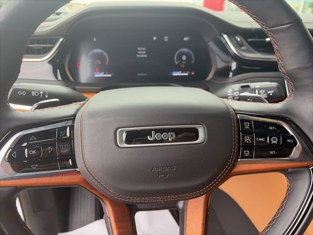Used 2022 Jeep Grand Cherokee L Summit image 13