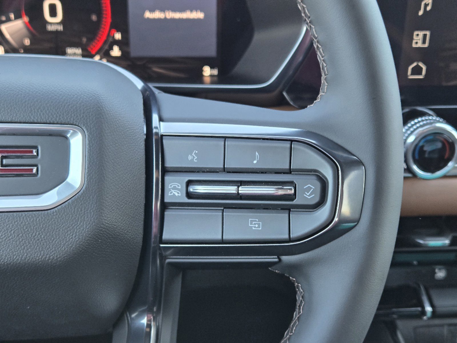 Used 2024 GMC Canyon AT4 w/ Technology Package AWD/4WD image 25