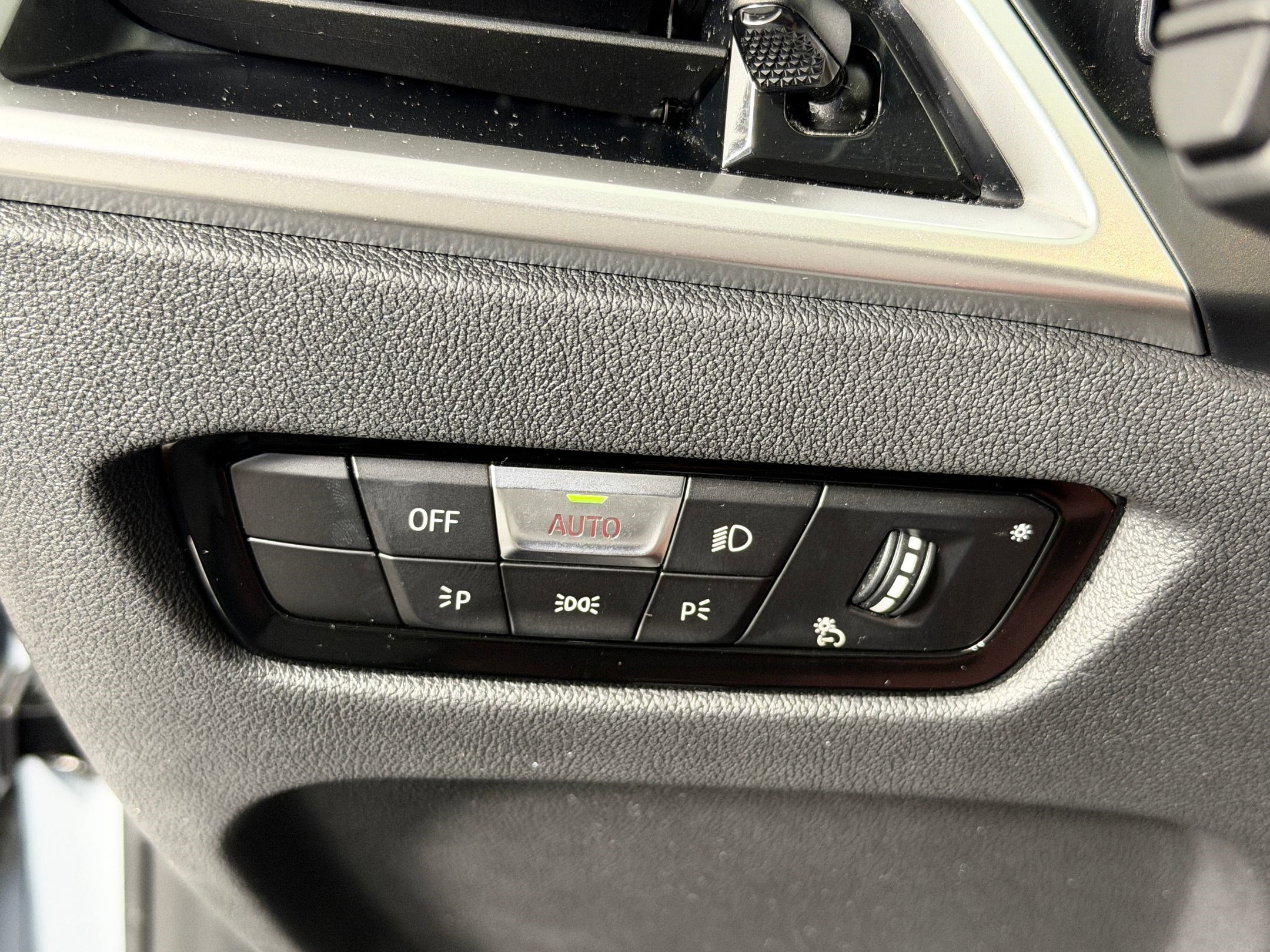 Certified 2025 BMW 430i Coupe w/ M Sport Package RWD image 26