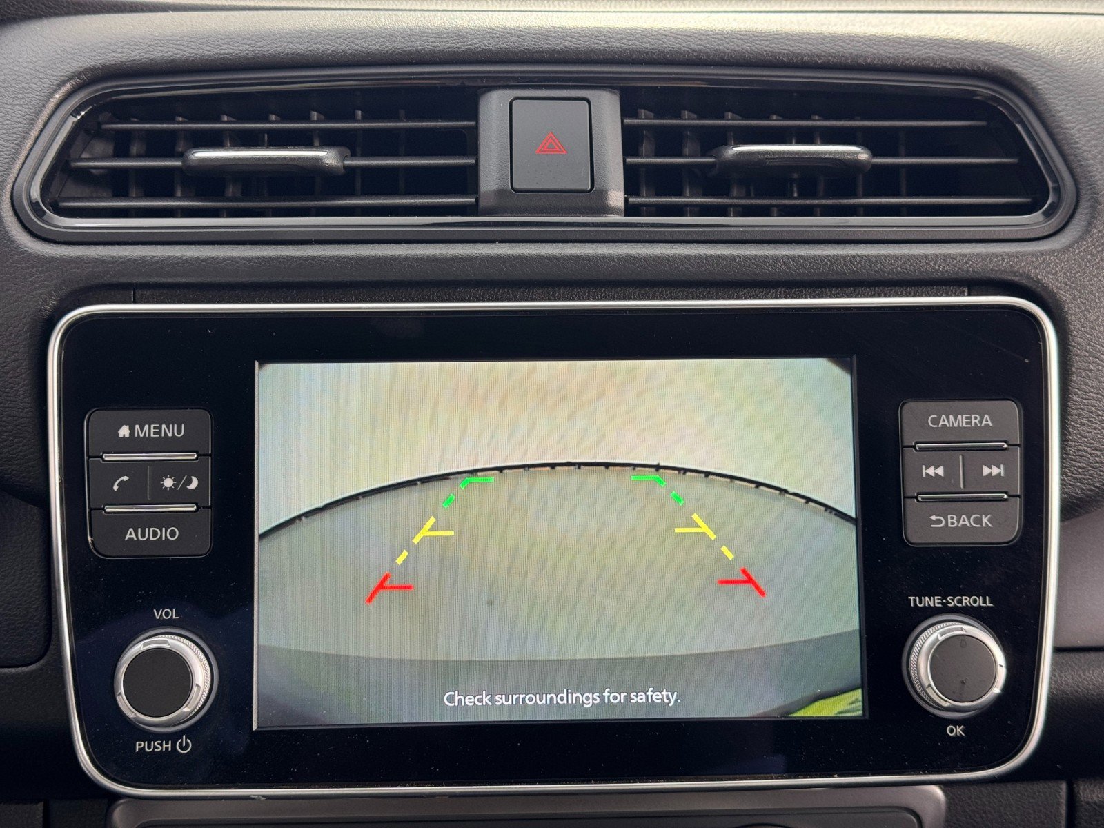 Used 2025 Nissan Leaf S image 23