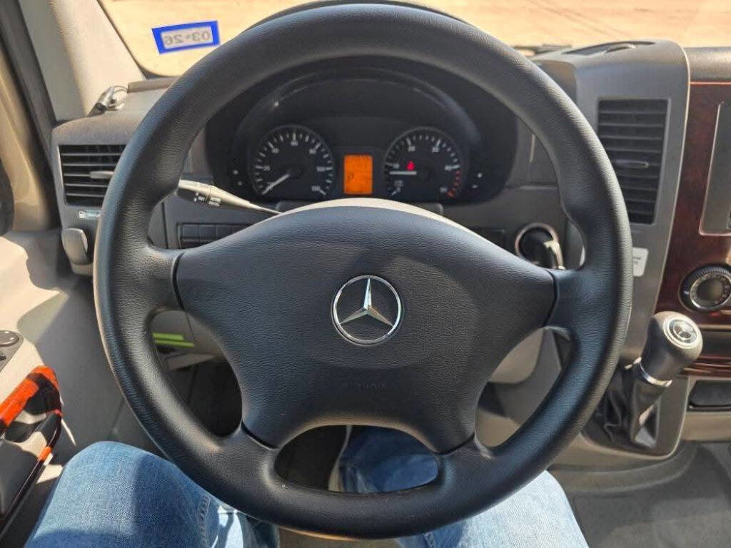 Used 2016 Mercedes-Benz Sprinter 3500 image 60