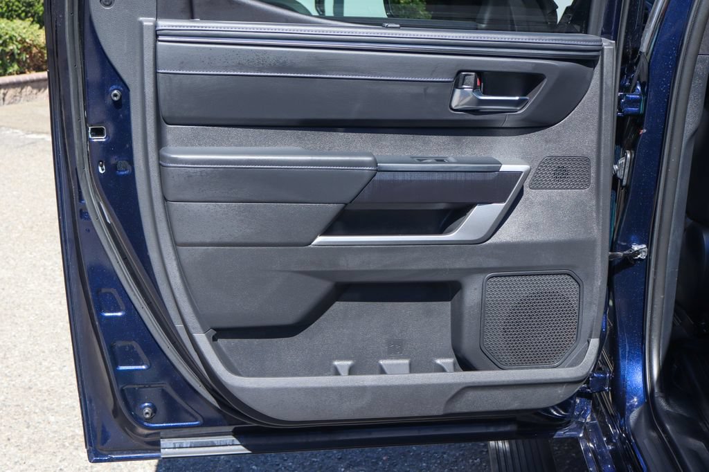 Used 2025 Toyota Tundra Platinum AWD/4WD image 44
