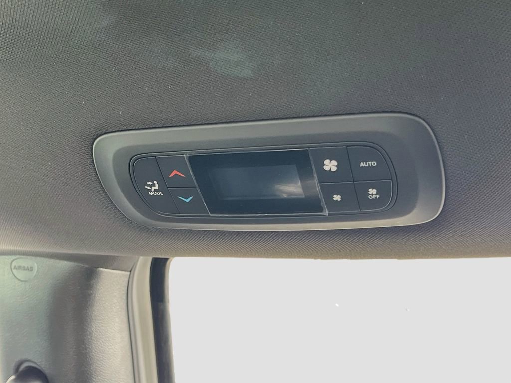 New 2027 Chrysler Pacifica Select FWD image 22